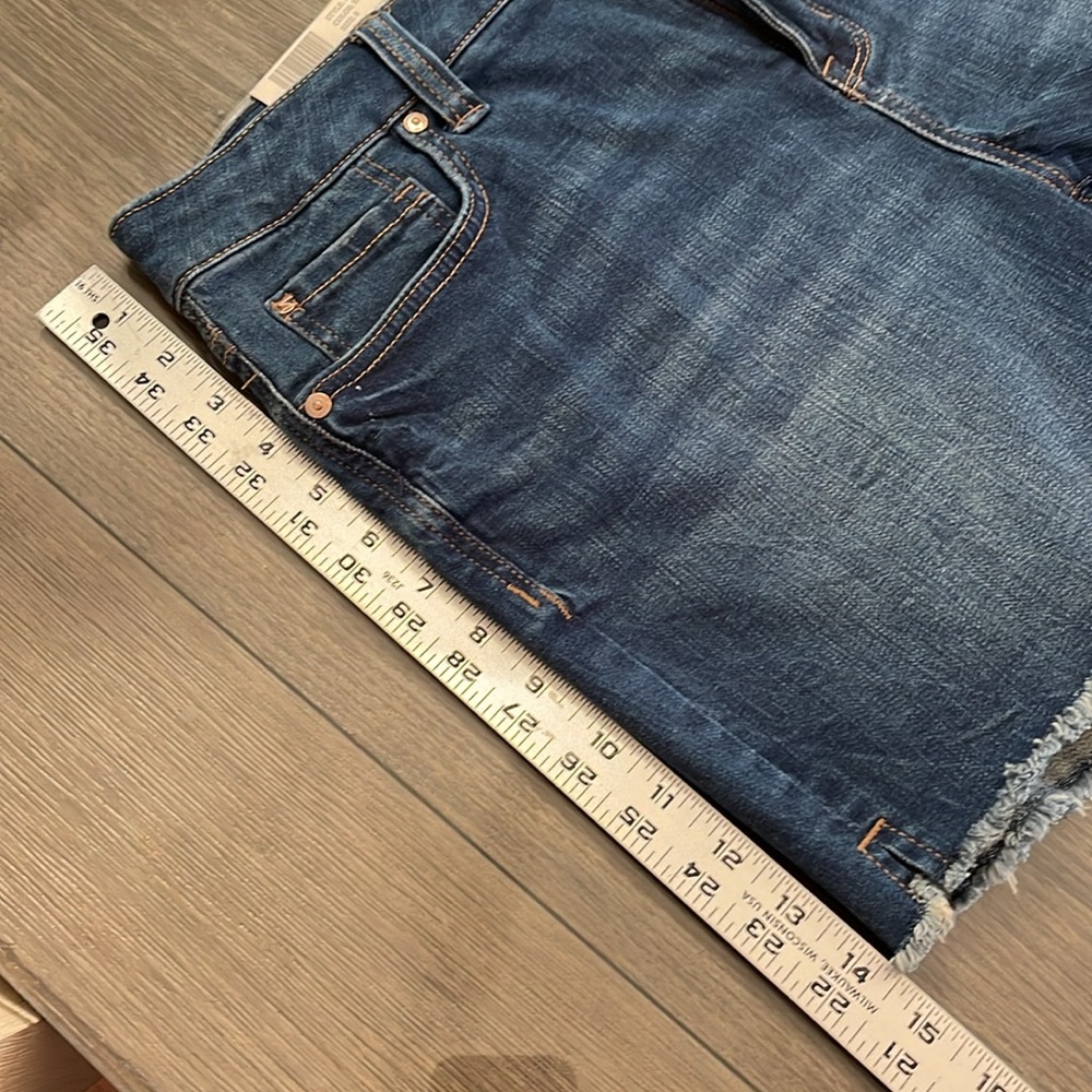 Women’s Seven7 Weekend Short , Fray Hem, Size 8 New with Tags - Picture 11 of 15
